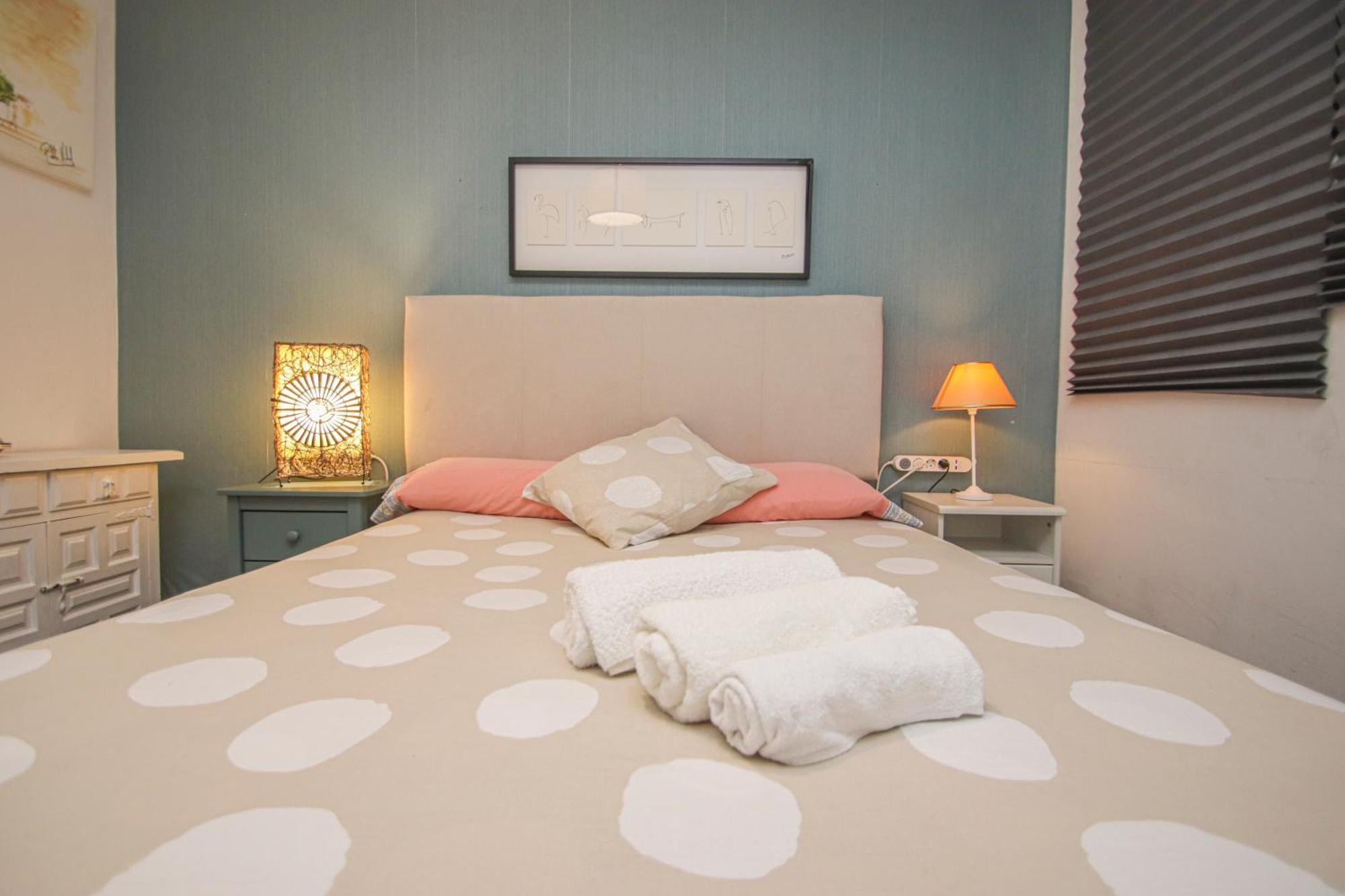 Muy Centrico, Tranquilo Y Acogedor **a/c-wifi** Apartamento Sevilha